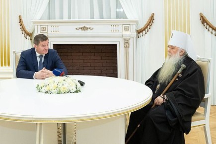 Со светлым праздником Рождества губернатор Андрей Бочаров поздравил почетного гражданина Волгоградской области владыку Германа